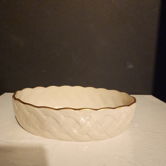 Lenox Bone China Lattice Vintage Serving Bowl - Picture 2 of 7